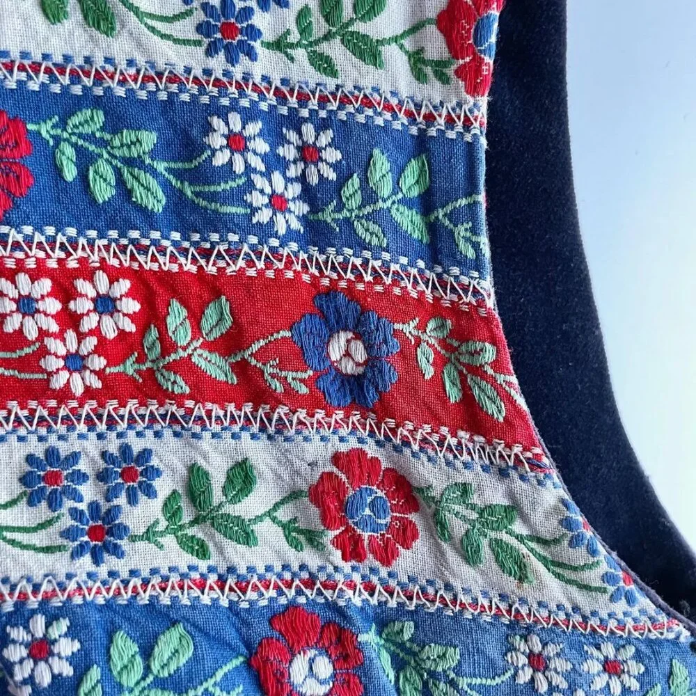 1950s Vintage Folk Floral Ribbon Navy Blue Cotton Velvet Top & Skirt Set Sz XS - Picture 6 of 7